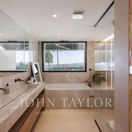 Vila Luxury For Rent On A Secure Estate *