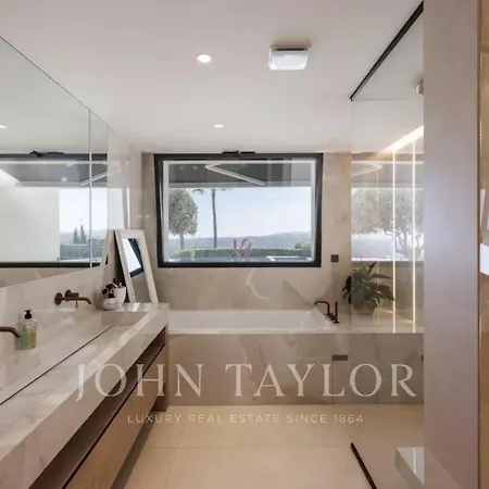 Luxury For Rent On A Secure Estate *
